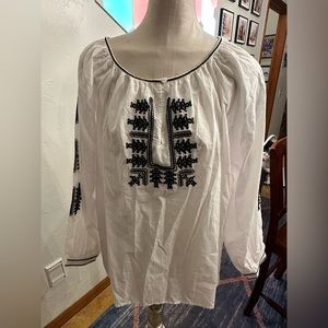 Karen kane embroidered peasant top